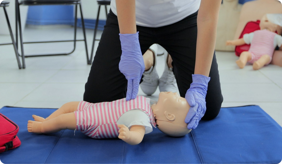 PALS é o curso de suporte avançado de vida pediátrico da AHA. Entenda o que ele ensina, quem precisa fazer e por que emergências em crianças exigem preparo específico.